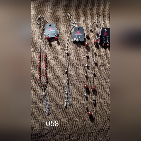Paparazzi Jewelry - 3 SETS - Necklace And Earrings - Picture 1 of 1
